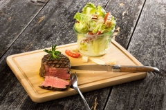 Ein gutes Rindersteak vom heimischen Almochsen bei den Almenland-Wirten