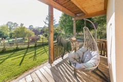 Die Ferienhäuser 90 qm bieten viel Holz aus dem eigenen Wald